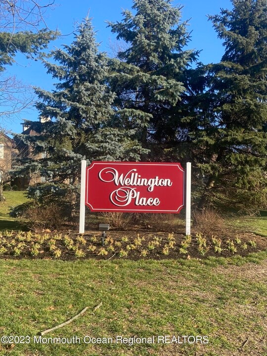 604 Wellington Pl in Matawan, NJ - Building Photo