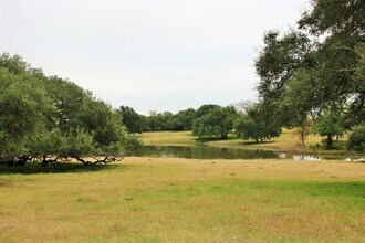 11850 McCrocklin Rd in Brenham, TX - Building Photo - Building Photo