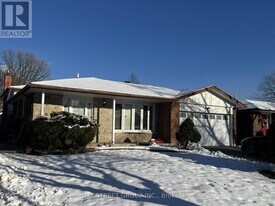 641 Eaglemount Crescent in Mississauga, ON - Building Photo