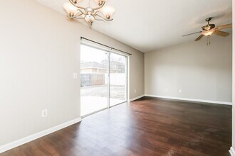 4059 Forecast Dr in Brandon, FL - Foto de edificio - Building Photo