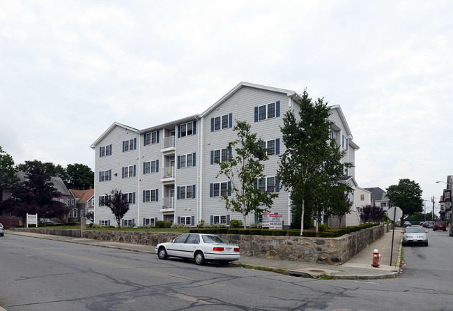 Acushnet Heights in New Bedford, MA - Building Photo - Building Photo