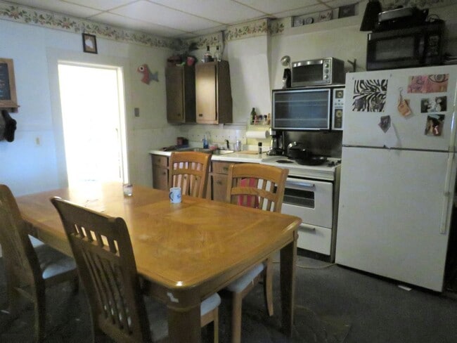 property at 2123 4th St