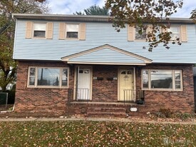 345 Lincoln Blvd in Middlesex, NJ - Building Photo