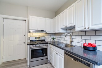 6102 S Ingleside Ave, Unit 1 in Chicago, IL - Building Photo - Building Photo
