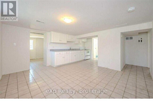 233 Elizabeth St in Guelph, ON - Building Photo - Building Photo