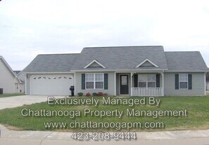 296 Glenn Wade Dr in Rossville, GA - Building Photo