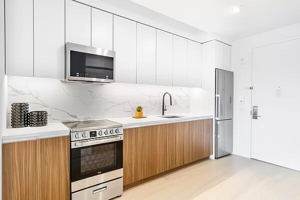 123 Linden Blvd in Brooklyn, NY - Building Photo - Building Photo