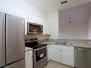 4133 Bellasol Cir in Ft. Myers, FL - Building Photo - Building Photo