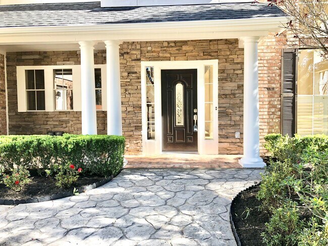 5711 Silver Bay Ct in Sugar Land, TX - Building Photo - Building Photo