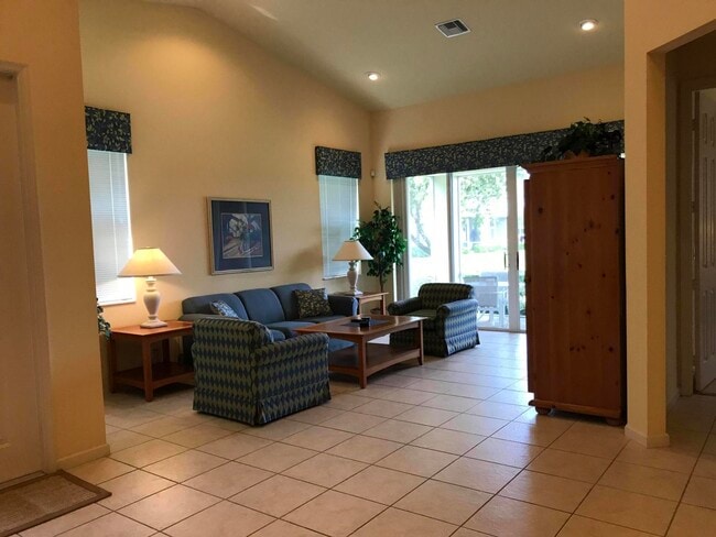 8410 Mulligan Cir in Port St. Lucie, FL - Building Photo - Building Photo