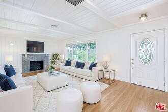 5353 Don Pio Dr in Los Angeles, CA - Building Photo - Building Photo