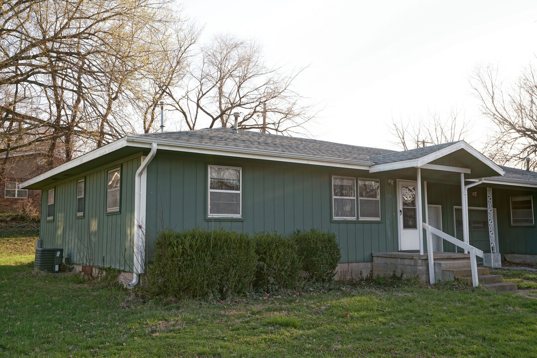 1008 W Lakewood St in Ozark, MO - Building Photo