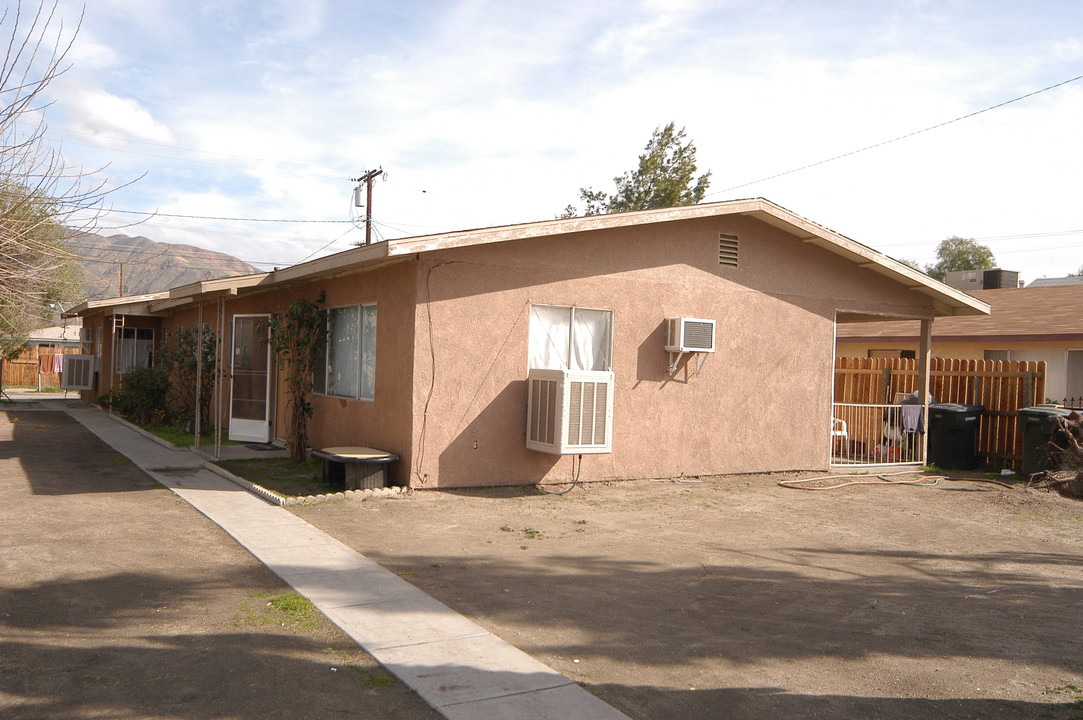 151-157 Washburn Ave in San Jacinto, CA - Building Photo