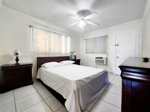 920 SW 11th Ave in Hallandale Beach, FL - Building Photo - Building Photo