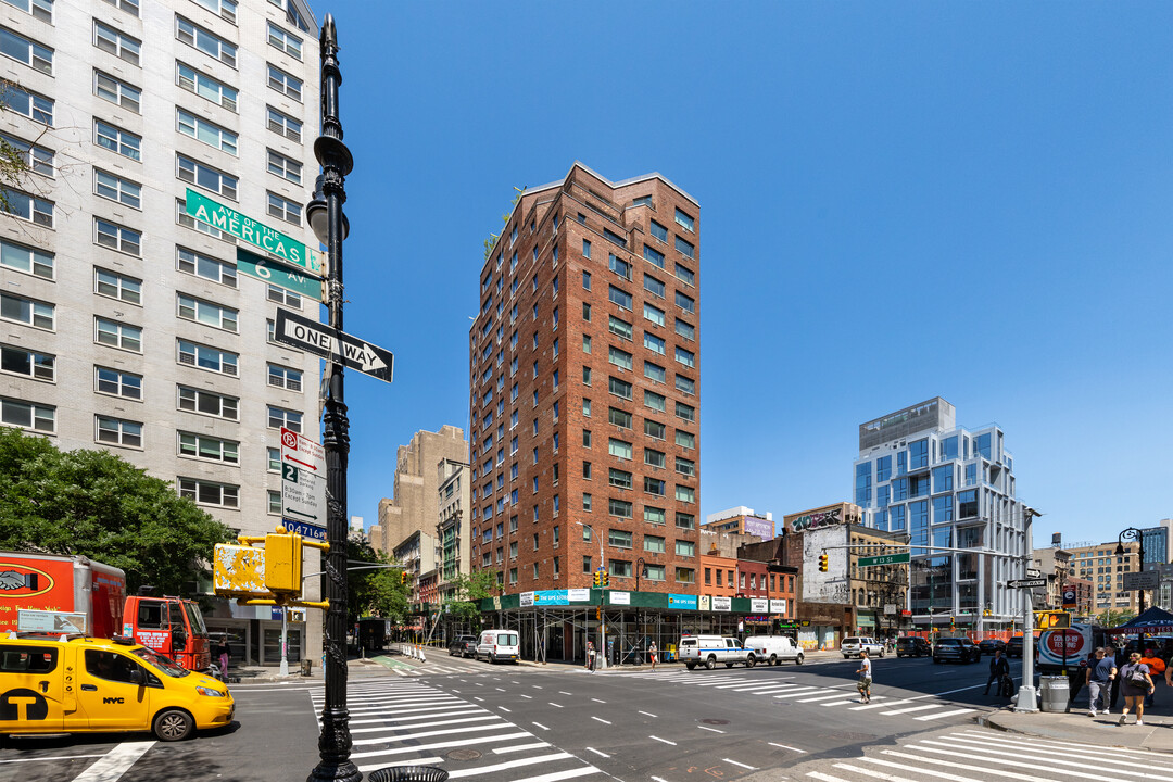 The Greenwich Towers in New York, NY - Foto de edificio