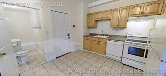 38 Bond St in Somerville, MA - Building Photo