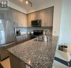 3975 Grand Park Dr in Mississauga, ON - Building Photo - Building Photo