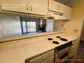 2555 Clear Acre Ln in Reno, NV - Building Photo - Building Photo