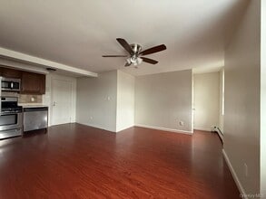 2 Audrey Ave in Oyster Bay, NY - Building Photo - Building Photo