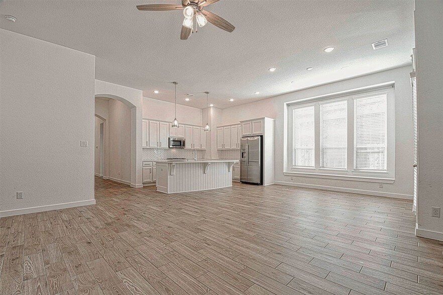 17099 Crimson Crest Dr in Conroe, TX - Building Photo