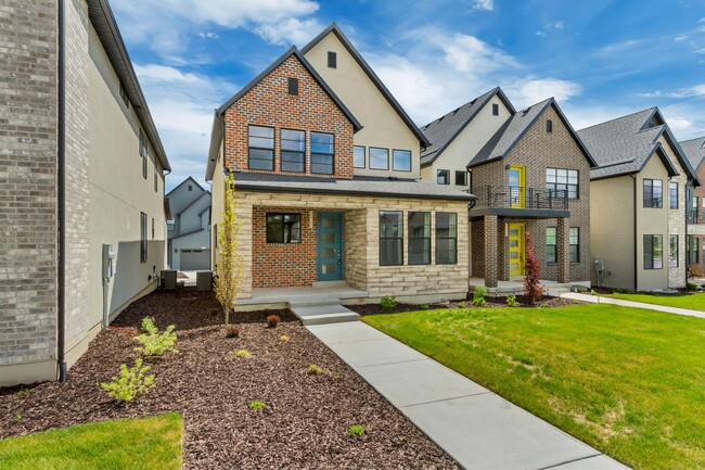 property at 2412 N Sunmore Wy