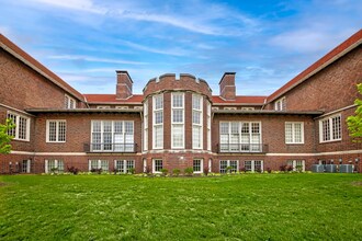 Lyon Apartments in St. Louis, MO - Foto de edificio - Building Photo