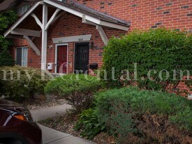 9619 Outlook Dr in Overland Park, KS - Building Photo