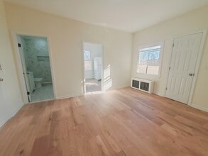 24 High St, Unit 2 in Norwalk, CT - Foto de edificio - Building Photo