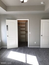 900 Shadowhill St photo'