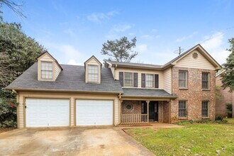 1551 Willow Creek Ct in Snellville, GA - Foto de edificio - Building Photo