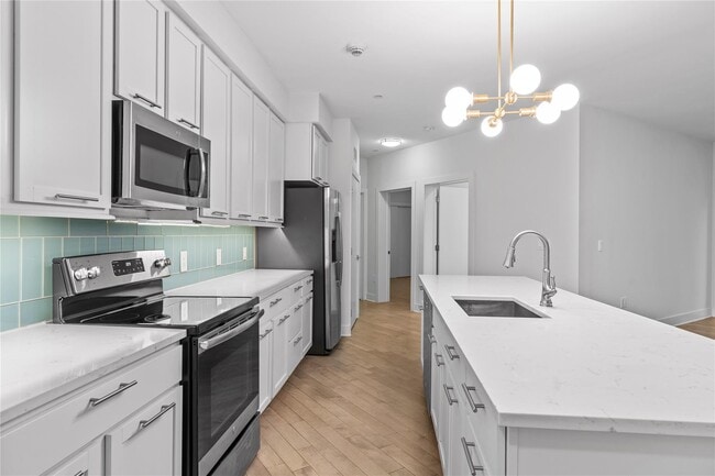 property at 20 Burling Ln