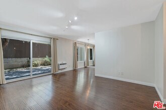 320 S Ardmore Ave in Los Angeles, CA - Building Photo - Building Photo