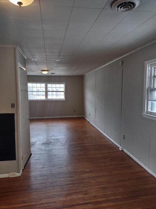321 W Delavan Ave in Buffalo, NY - Building Photo