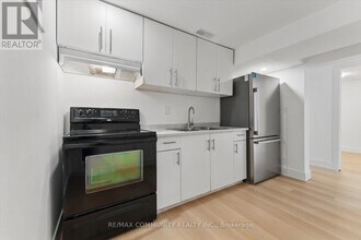 90 Euclid Ave in Toronto, ON - Building Photo - Building Photo