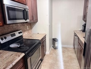 530 Hudson Ave in Cedarhurst, NY - Building Photo - Building Photo