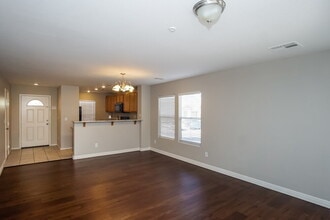 1082 Paradise Coach Dr in Henderson, NV - Foto de edificio - Building Photo