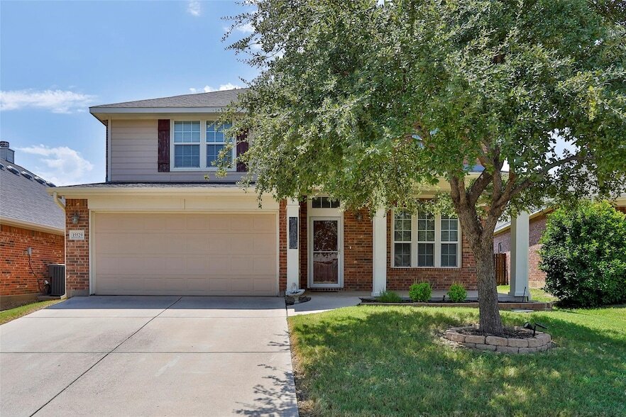 15529 Landing Creek Ln in Roanoke, TX - Foto de edificio