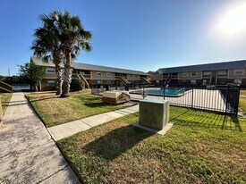 188 Berkshire Ln in Melbourne, FL - Building Photo