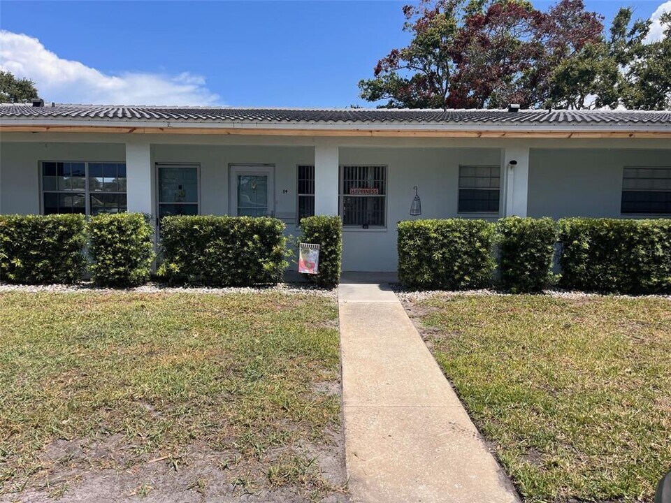 11200 102ND Ave in Seminole, FL - Building Photo