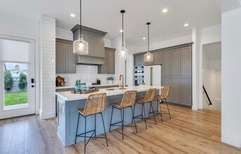 10882 Lake Island Dr in South Jordan, UT - Building Photo - Building Photo
