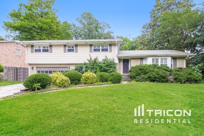 property at 4475 N Peachtree Rd