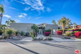 6 Rocky Ln in Rancho Mirage, CA - Building Photo