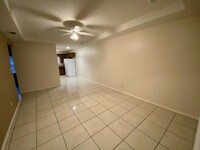 2410 W Hackberry Ave, Unit 3 in McAllen, TX - Building Photo - Building Photo