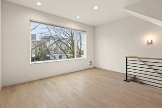 3830 California Ave SW in Seattle, WA - Building Photo - Building Photo