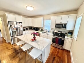 50 Atkins St, Unit A2 in Boston, MA - Foto de edificio - Building Photo