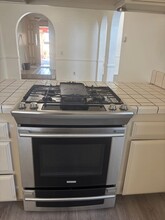 26234 Fleet Ln in Helendale, CA - Building Photo - Building Photo