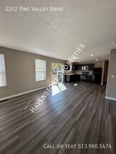 2202 Pine Valley Dr in Hamilton, OH - Building Photo - Building Photo
