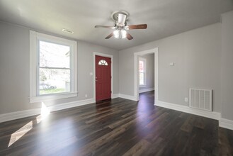 844 S Kickapoo Ave in Springfield, MO - Building Photo - Building Photo