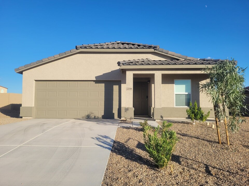 2198 E Arapaho Rd in Fort Mohave, AZ - Building Photo