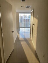 244 Biscayne Blvd, Unit 3305 in Miami, FL - Building Photo - Building Photo